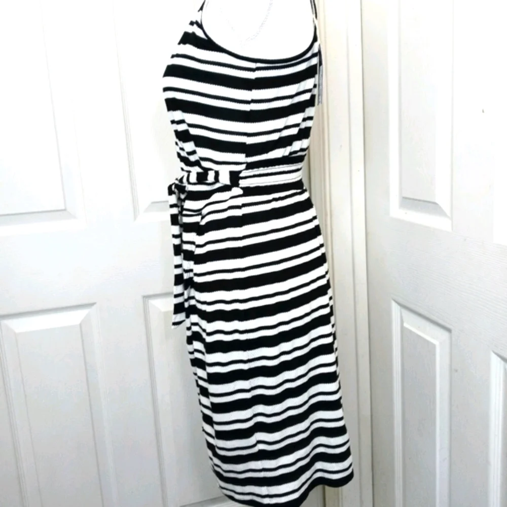 NWT Universal Thread Wrap Style Dress - Picture 5 of 7